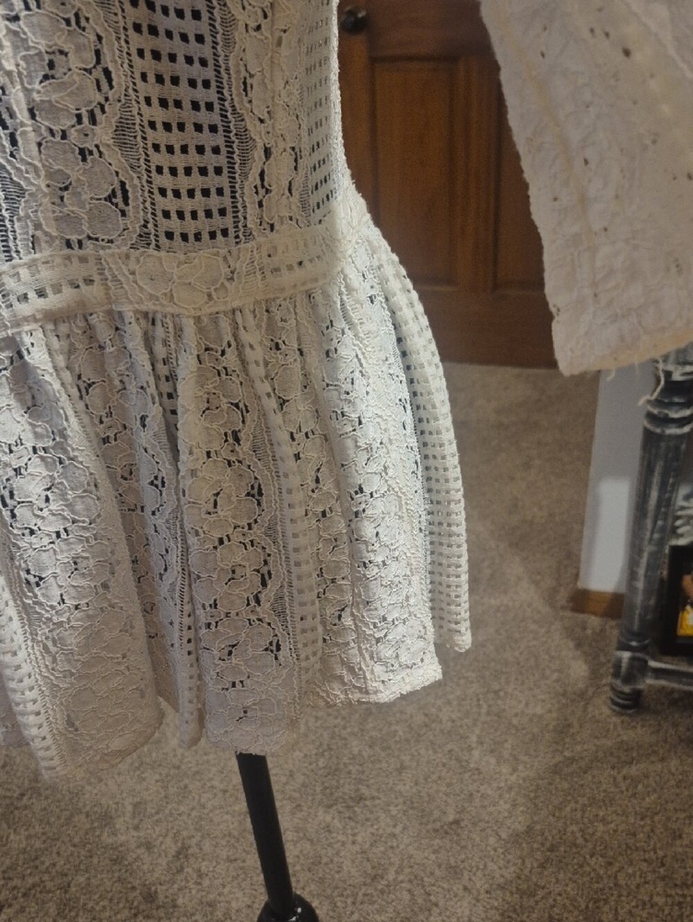 VENUS White Lace Zip-Front Tunic with Flared Sleeves - Picture 5 of 11